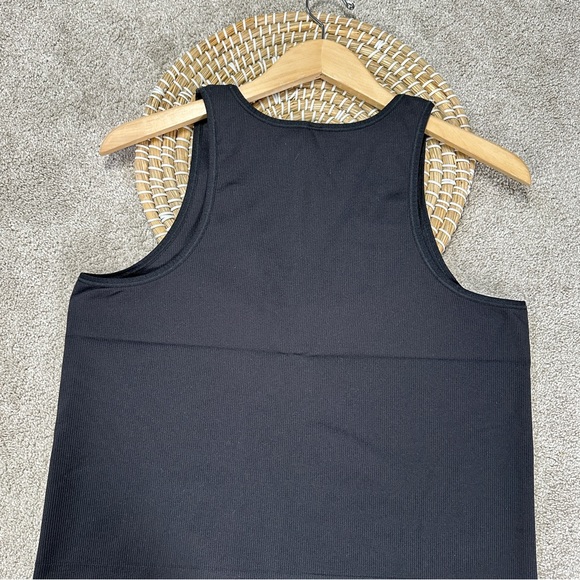 SOLD | Athleta Aurora Seamless Tank Top V-Neck Ribbed Yoga in Black Plus Size 1X - Picture 6 of 11